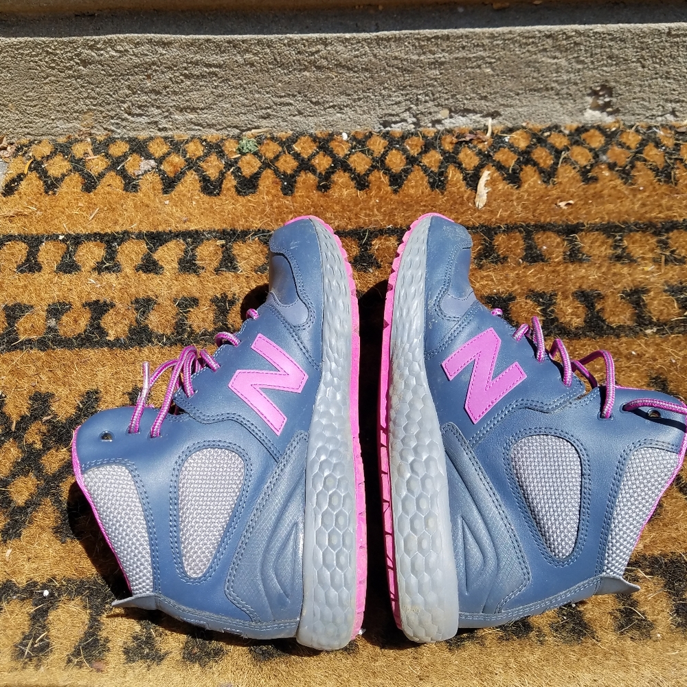 New Blanace Trail Boots Sneakers - Picture 6 of 8